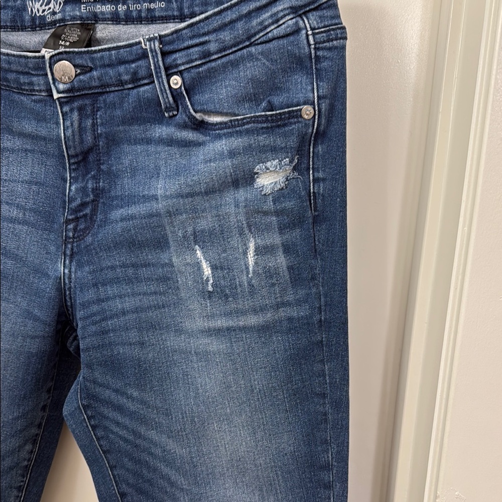 Mossimo Mid Rise Blue Jean  Womens size 14R/32 Distressed Light Blue - Picture 5 of 11
